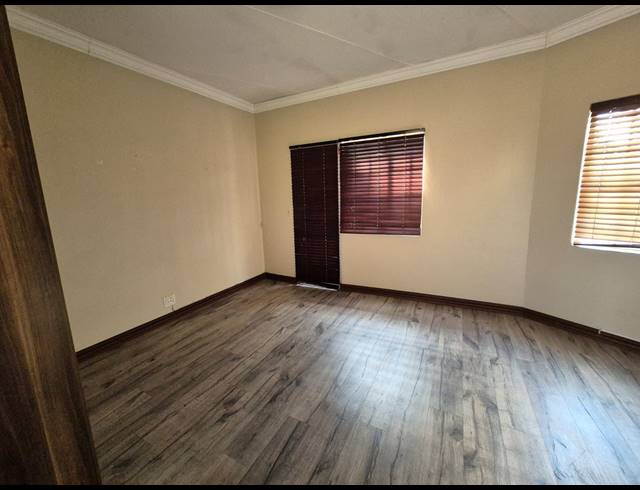 4 BEDROOM HOUSE FOR SALE IN VANDERBIJLPARK SW 5